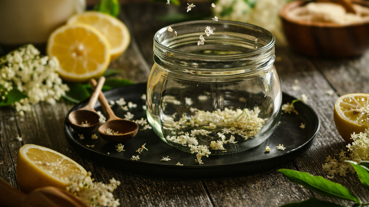 サンジェルマン エルダーフラワーリキュールとは？特徴・味・おすすめの飲み方を徹底解説